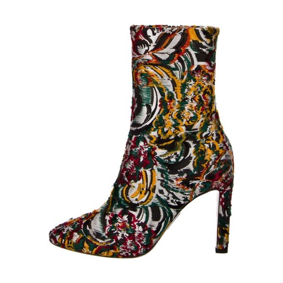 New $1935 Oscar De La Renta Kendall Jenner Boots